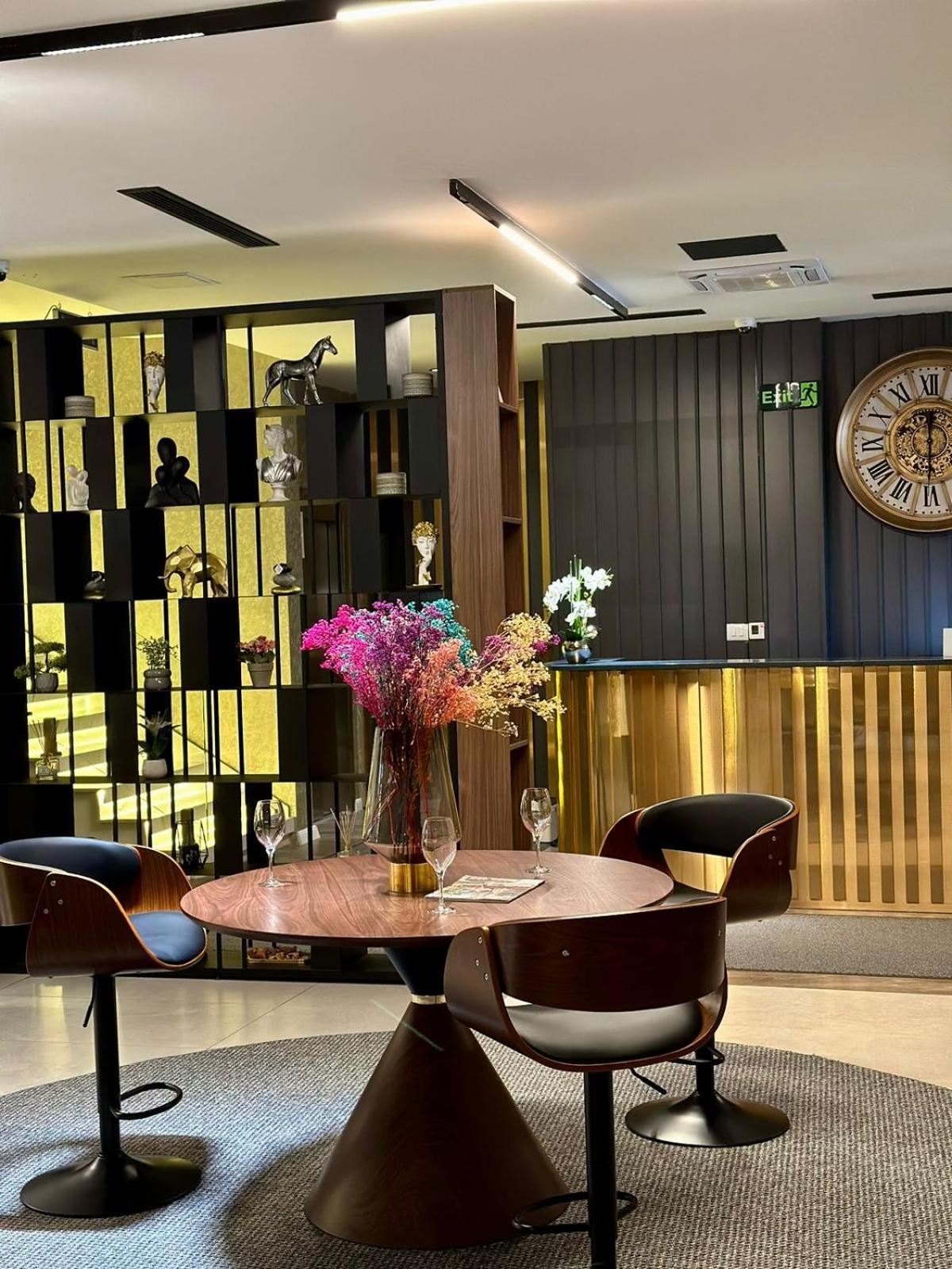 Ador Hotel North Mitrovica المظهر الخارجي الصورة